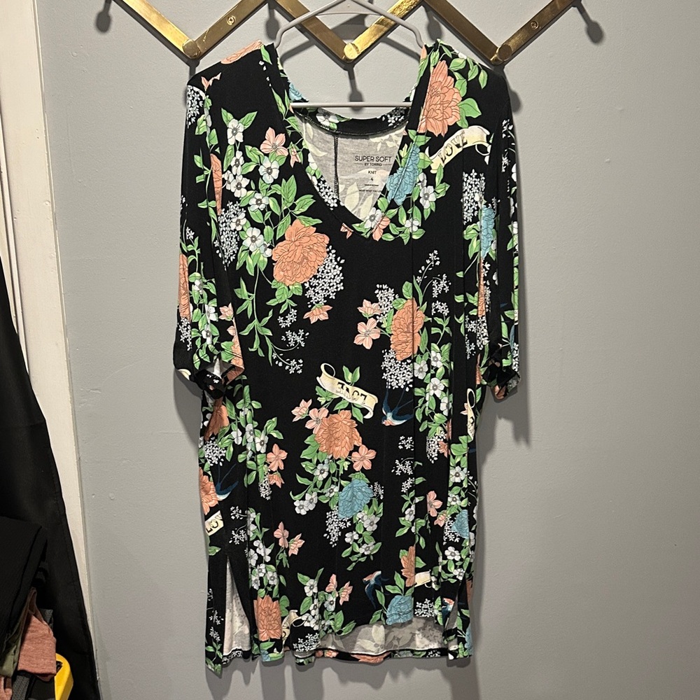 Torrid Super Soft Floral tattoo style top